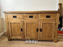 Oak Furnitureland Large Rustic Solid Oak Sideboard