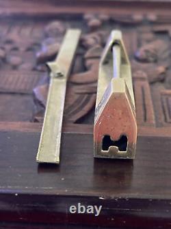 Coffret à bijoux chinois sculpté ancien avec 2 portes et 5 tiroirs, serrure en laiton et clé