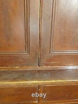 Grand Victorien Antique Pine Scumbled Housekeepers Cupboars